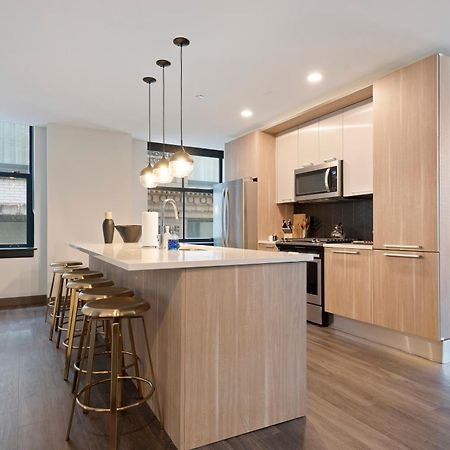 Experience Downtown Chicago At Millennium - Luxury Apartments In The Loop Exterior photo