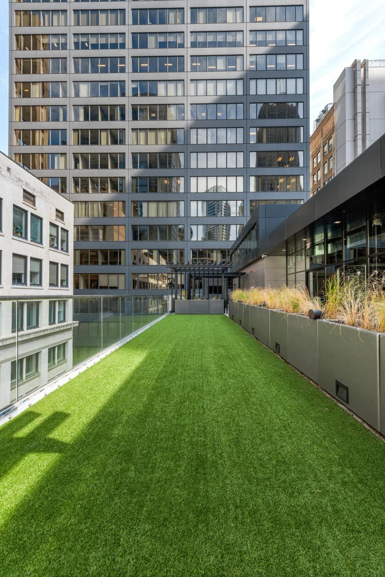 Experience Downtown Chicago At Millennium - Luxury Apartments In The Loop Exterior photo