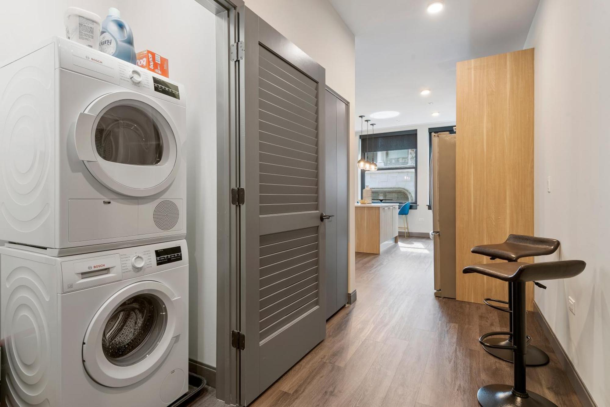 Experience Downtown Chicago At Millennium - Luxury Apartments In The Loop Room photo