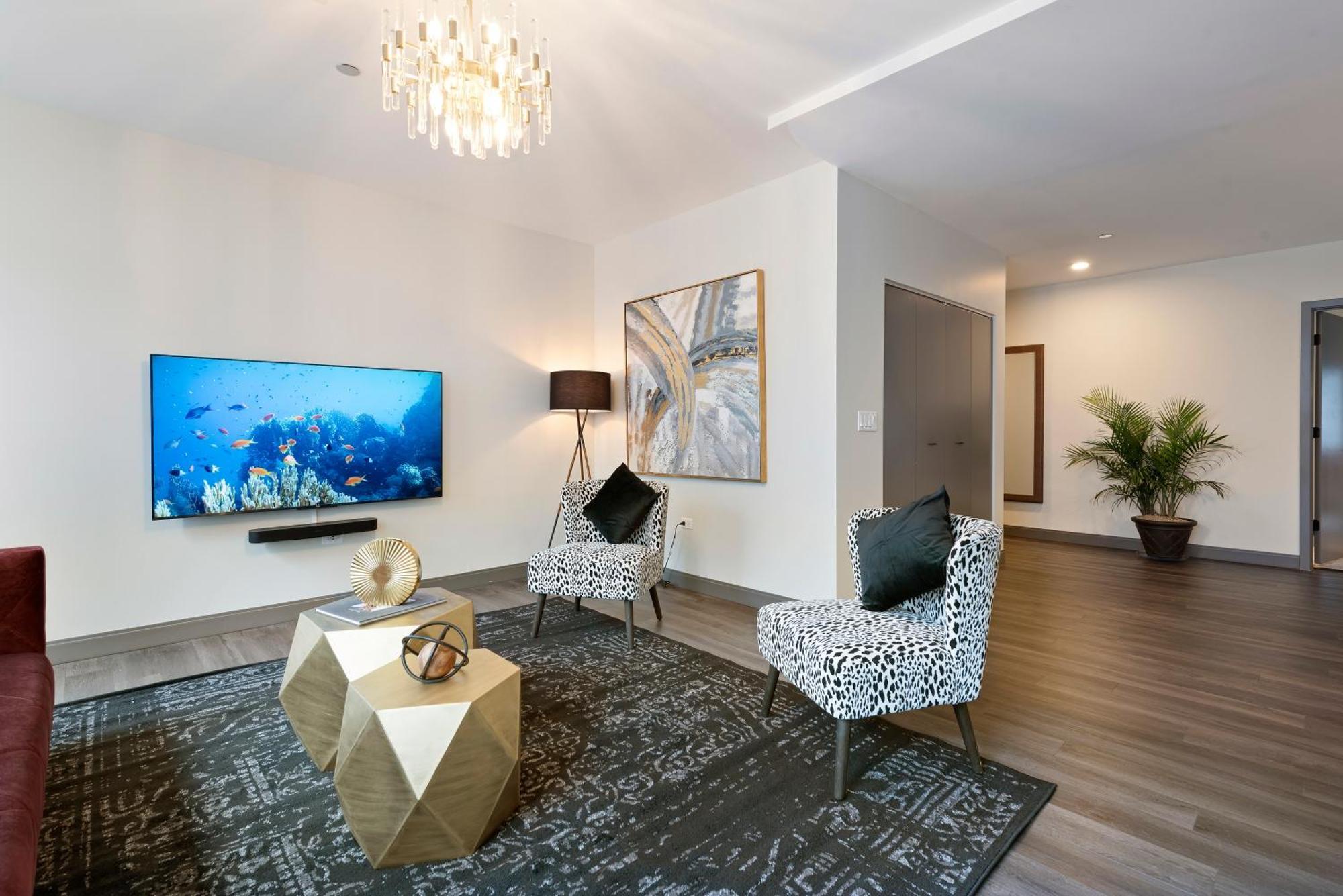 Experience Downtown Chicago At Millennium - Luxury Apartments In The Loop Exterior photo