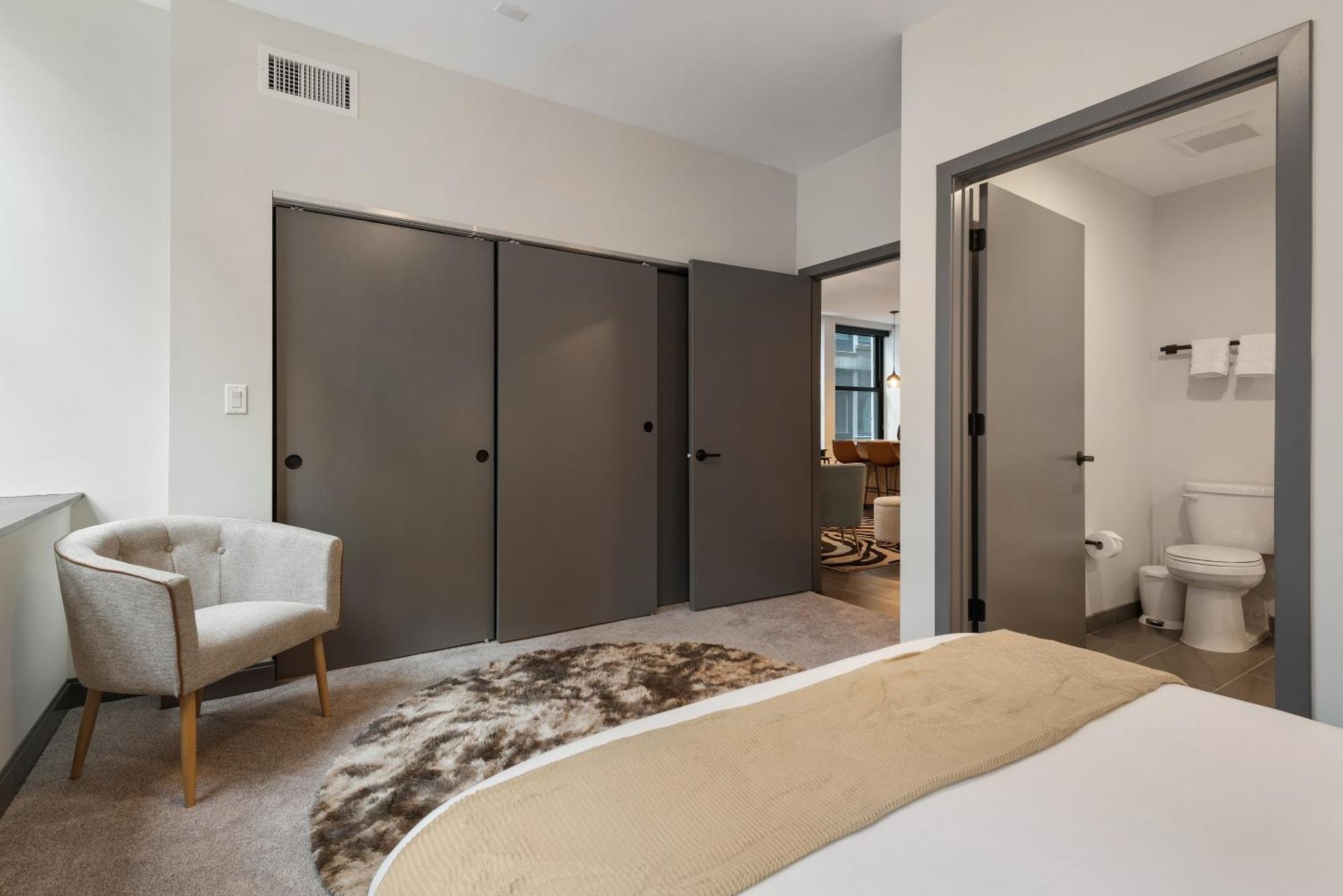 Experience Downtown Chicago At Millennium - Luxury Apartments In The Loop Exterior photo